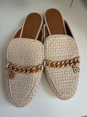Tory Burch Cream Woven Mule with Gold Chain Accent